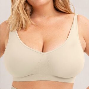 42TK.- Truekind® Everyday Throw-on Wireless Bralette.